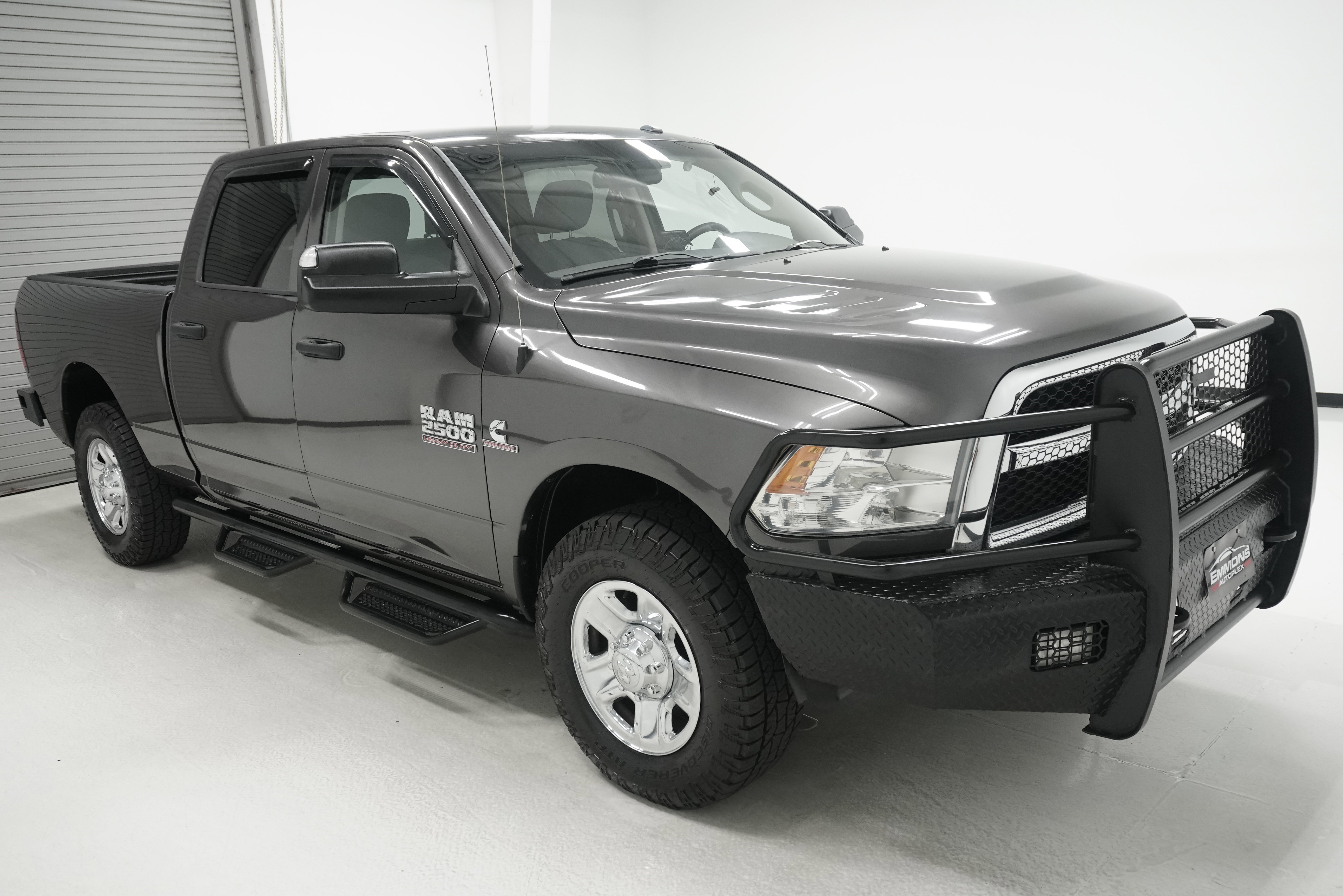 Used 2014 RAM 2500 Tradesman w/ Chrome Appearance Group RWD image 2