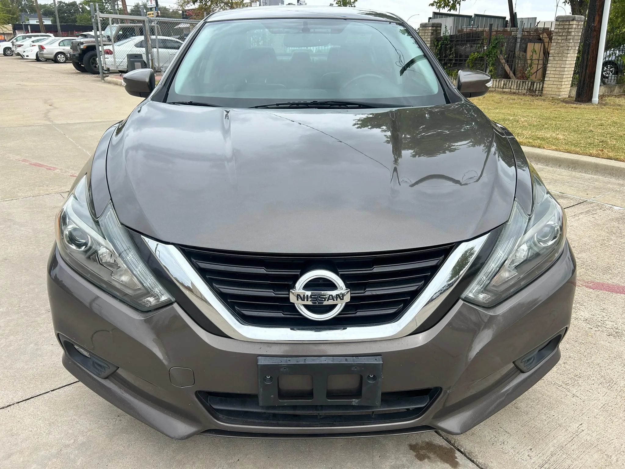 Used 2017 Nissan Altima 2.5 SL w/ 2.5 Technology Package FWD image 3
