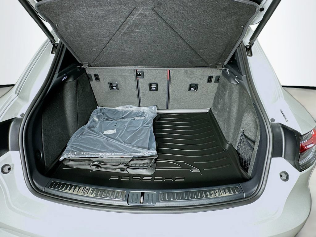 New 2026 Porsche Macan S AWD/4WD image 28