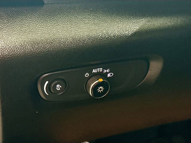 Used 2023 Chevrolet Traverse RS image 11