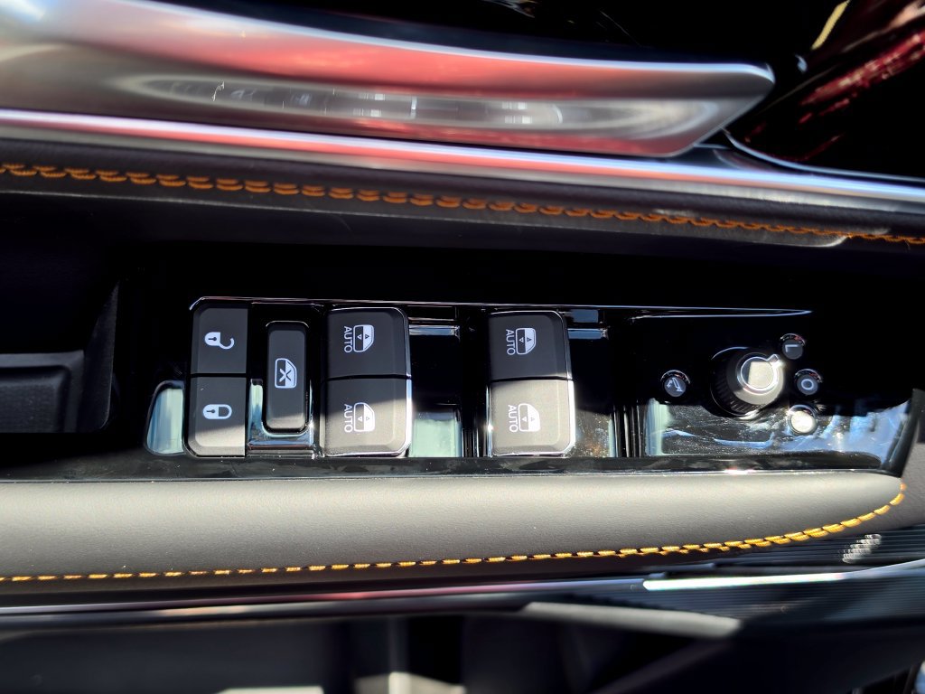 New 2026 Jeep Grand Wagoneer Summit AWD/4WD image 14