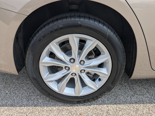 Used 2024 Chevrolet Malibu LT FWD image 15