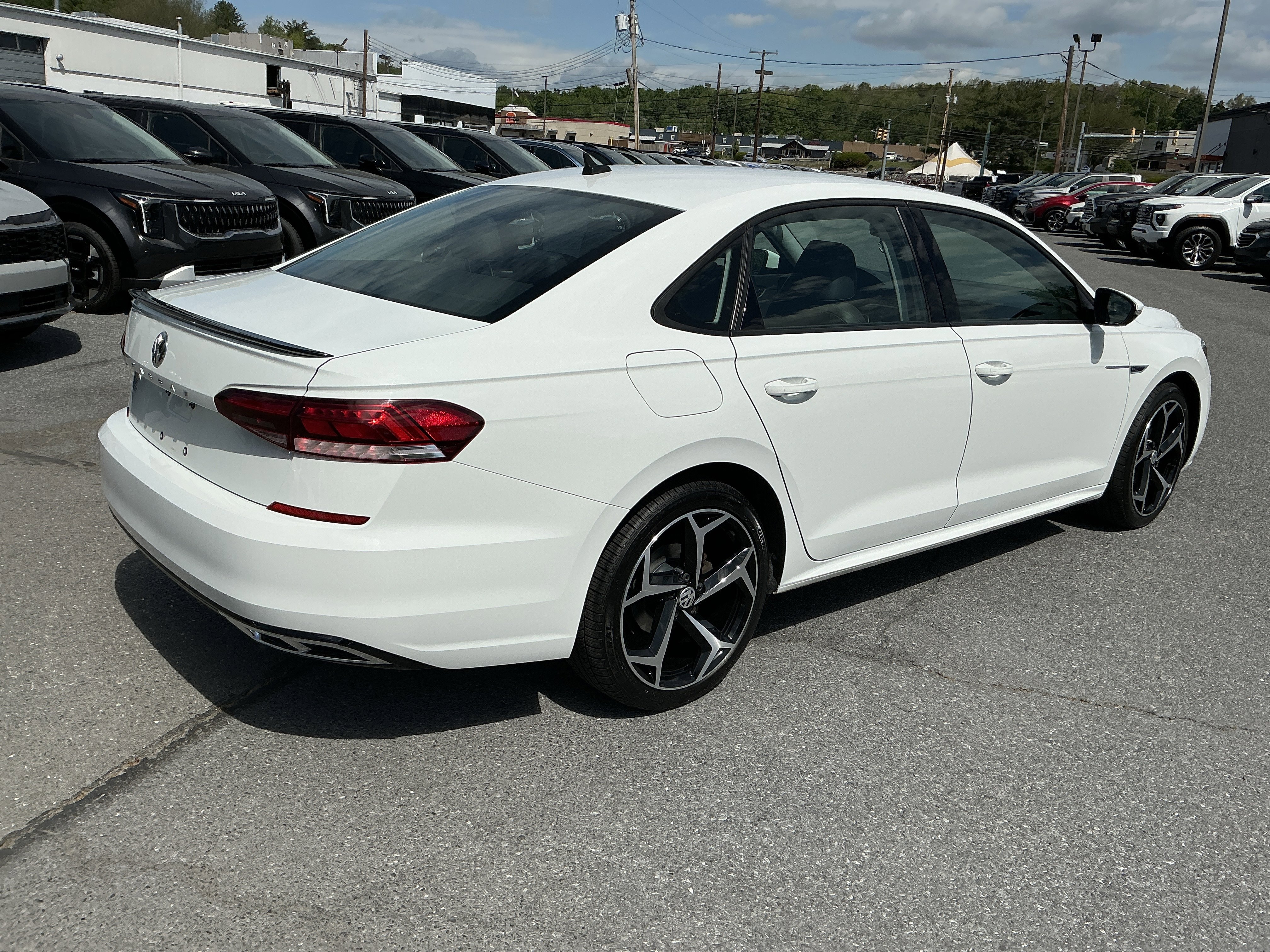 Used 2020 Volkswagen Passat 2.0T R-Line FWD image 18
