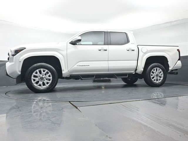 Certified 2025 Toyota Tacoma SR5 image 32