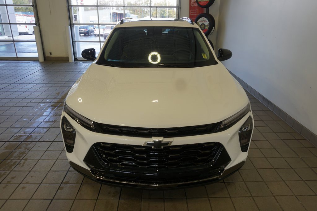 Used 2025 Chevrolet Trax ACTIV w/ Sunroof Package image 16