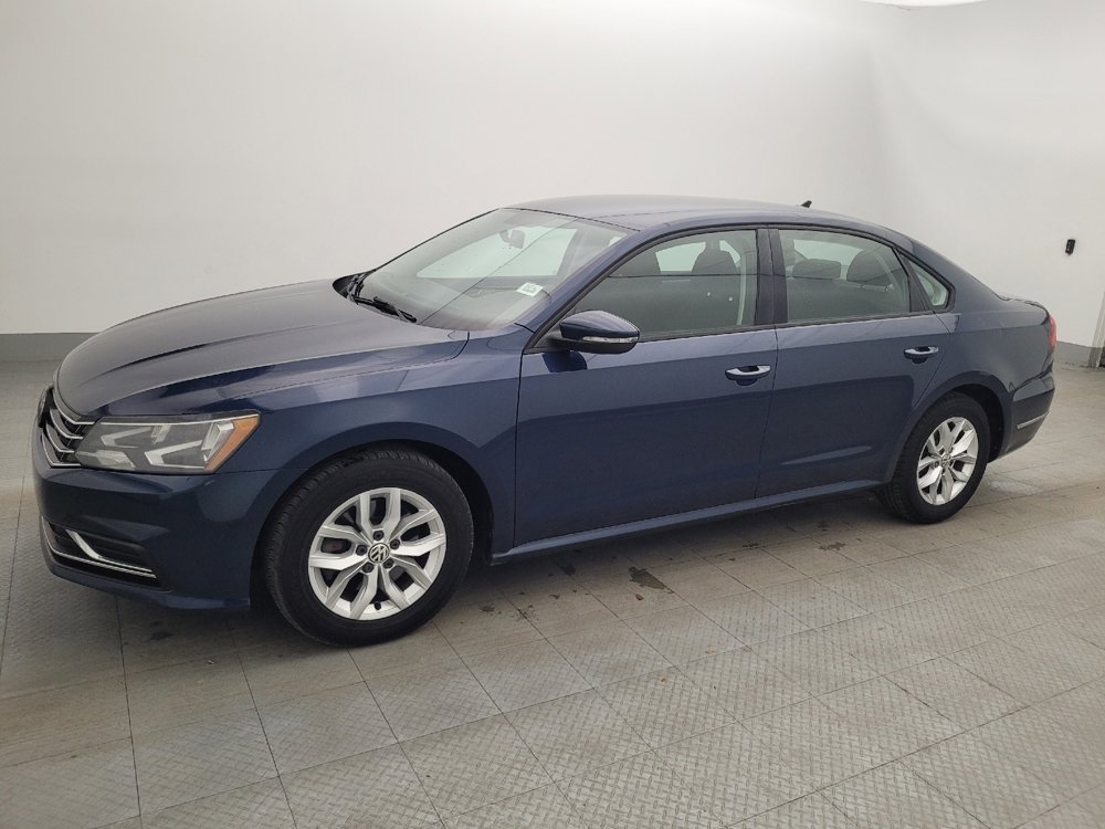 Used 2018 Volkswagen Passat 2.0T S image 2