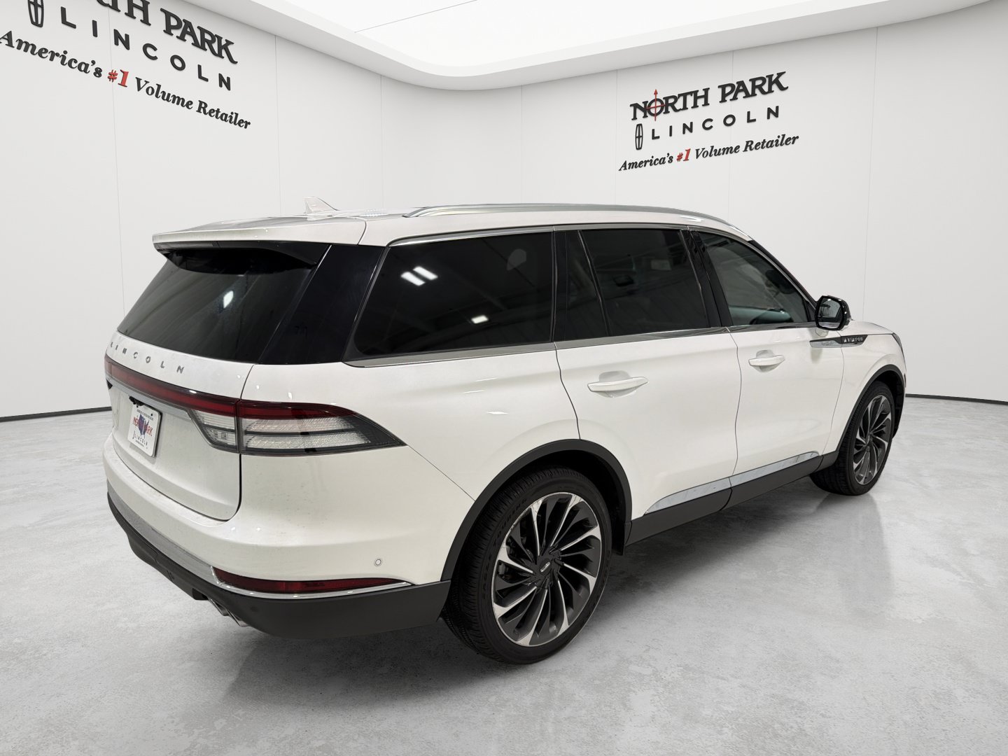 Used 2020 Lincoln Aviator Reserve w/ Equipment Group 202A AWD/4WD image 5