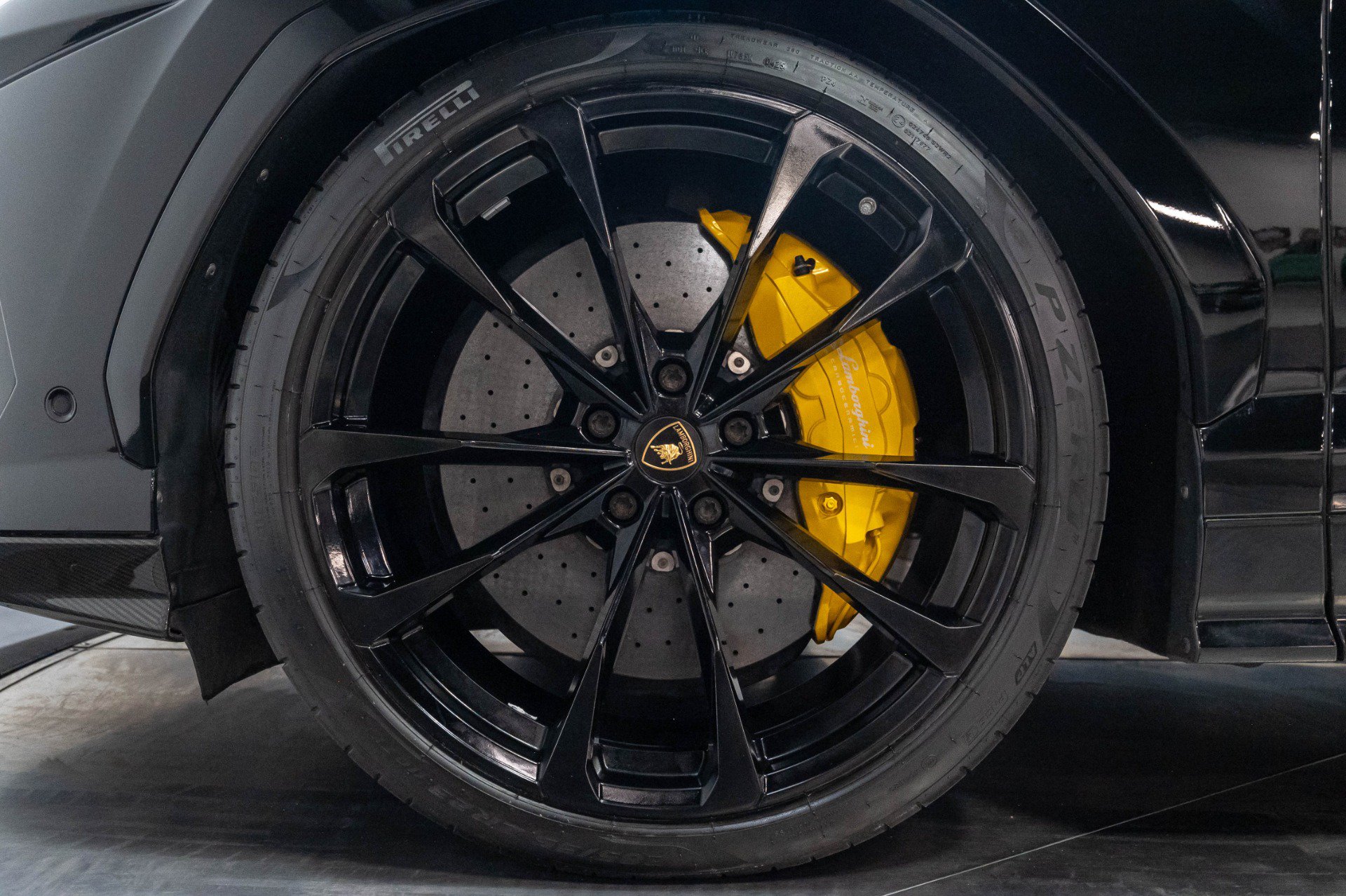 Used 2019 Lamborghini Urus AWD/4WD image 57