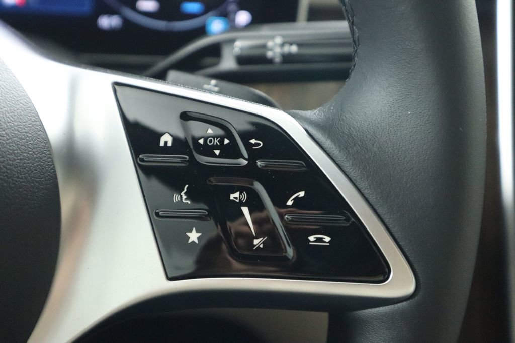 Certified 2025 Mercedes-Benz C 300 Sedan image 12