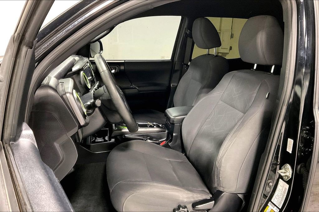 Used 2019 Toyota Tacoma TRD Off-Road image 32