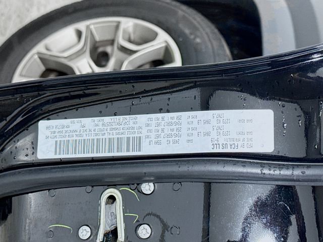 Used 2020 Jeep Cherokee Trailhawk w/ Technology Group image 30