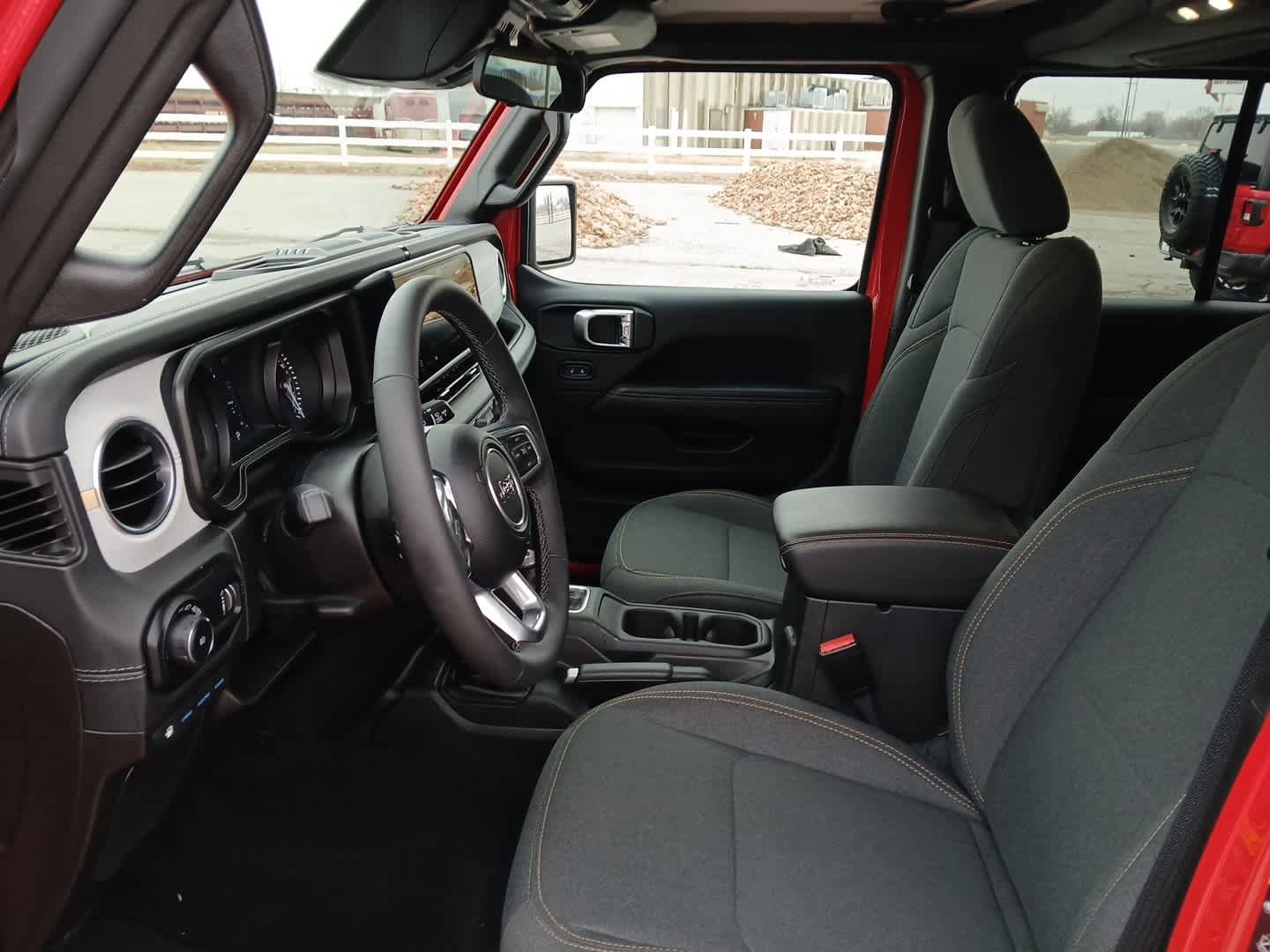 Used 2025 Jeep Wrangler Sahara image 26