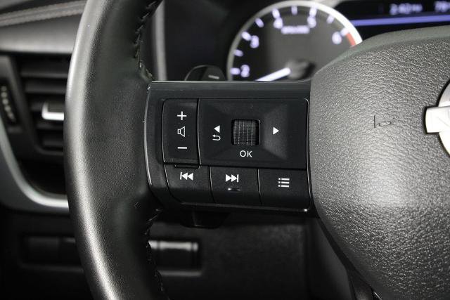 Certified 2025 Nissan Rogue SV image 27