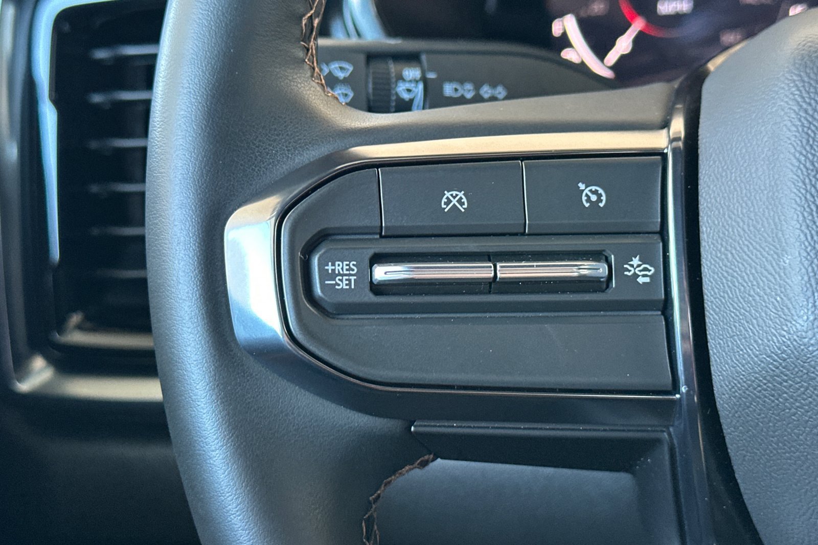 Certified 2026 GMC Canyon AT4 AWD/4WD image 31