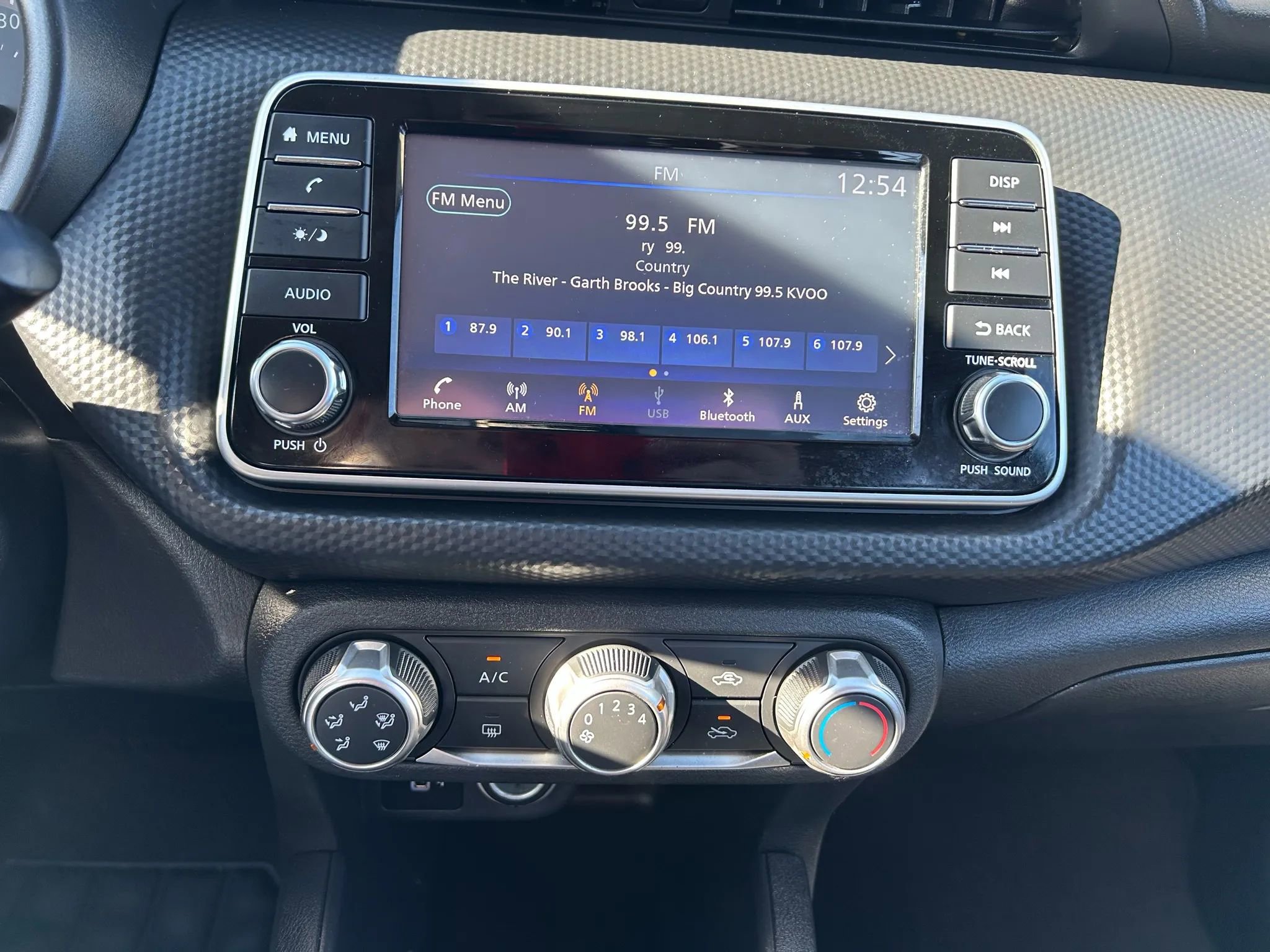 Used 2023 Nissan Kicks S FWD image 16