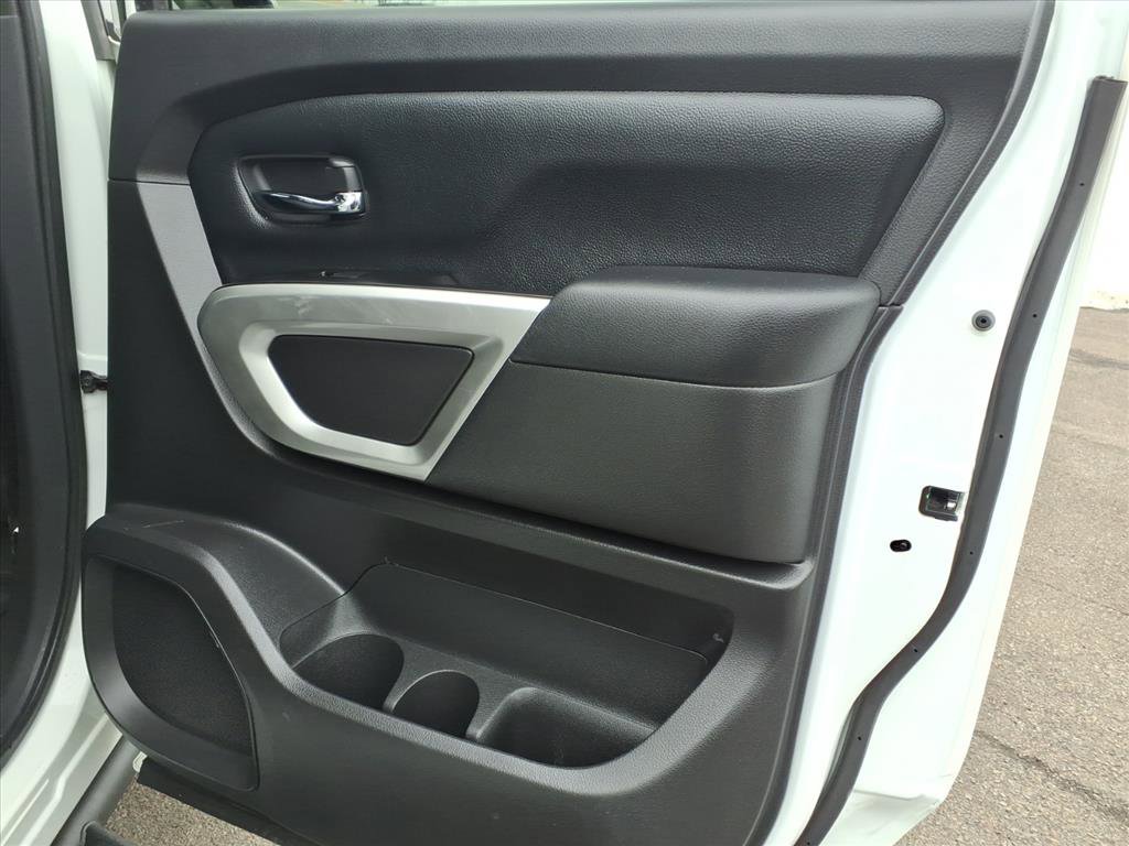 Certified 2024 Nissan Titan SV w/ SV Convenience Package image 15