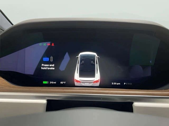 Used 2022 Tesla Model X image 17