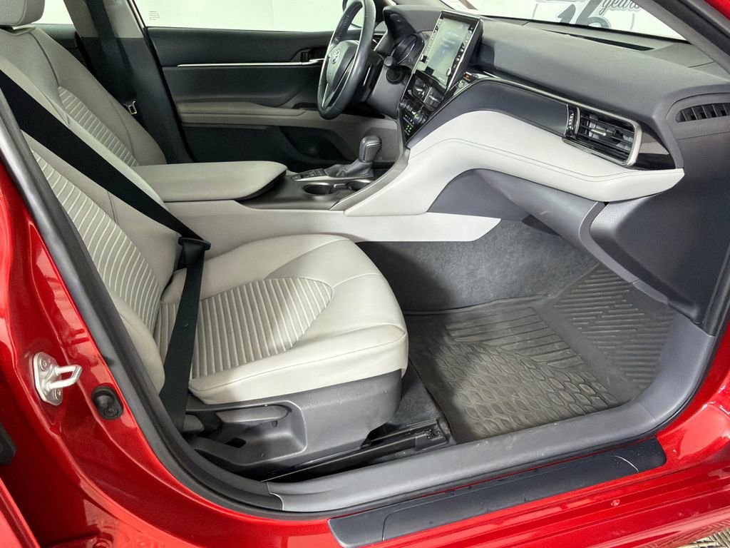 Used 2022 Toyota Camry SE w/ Audio Upgrade Package FWD image 14