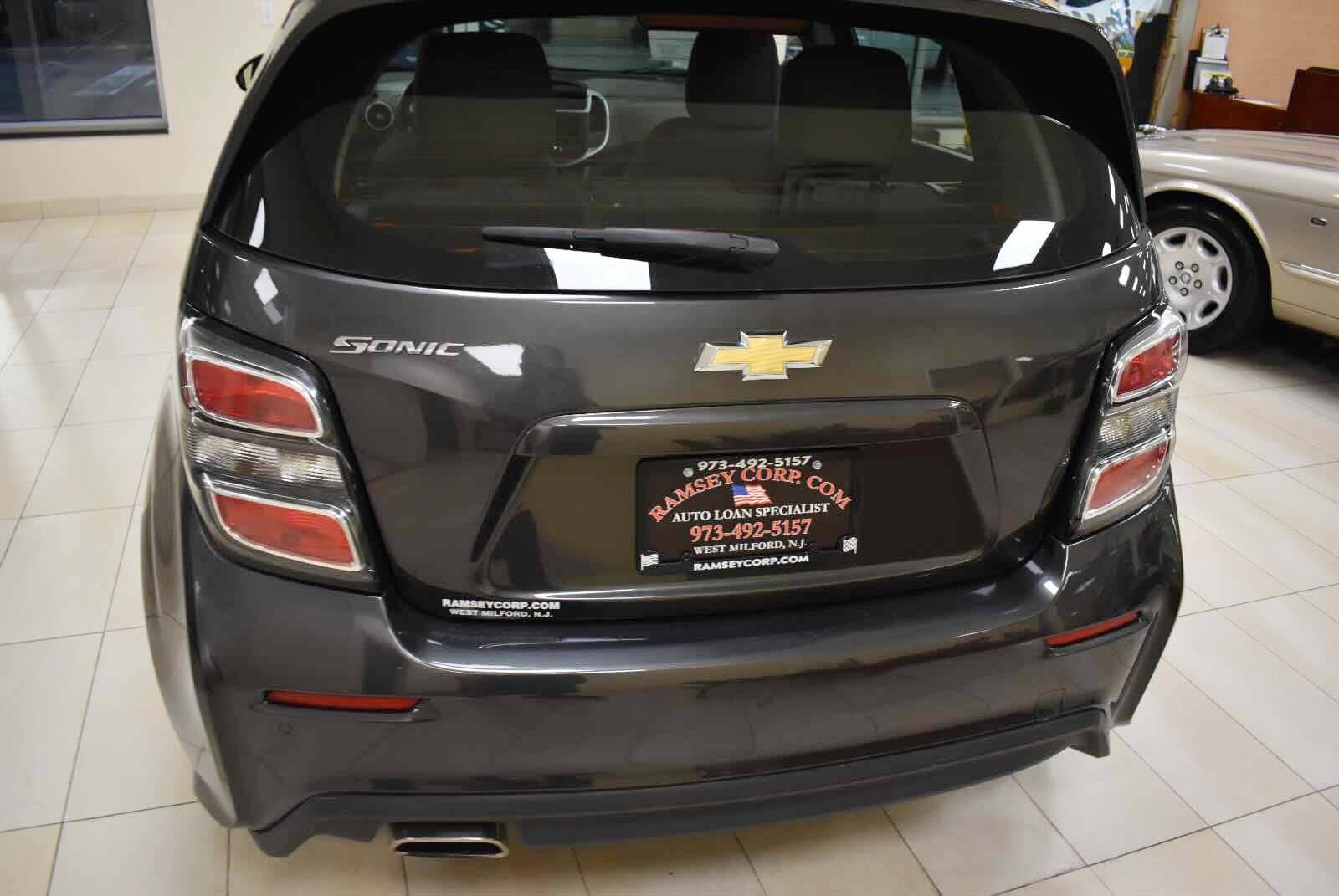 Used 2019 Chevrolet Sonic LT FWD image 51