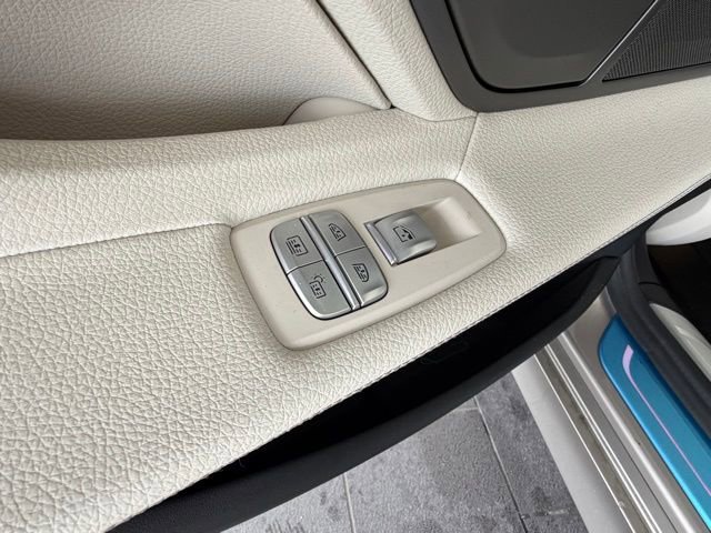 Used 2019 BMW 740i w/ Executive Package image 32