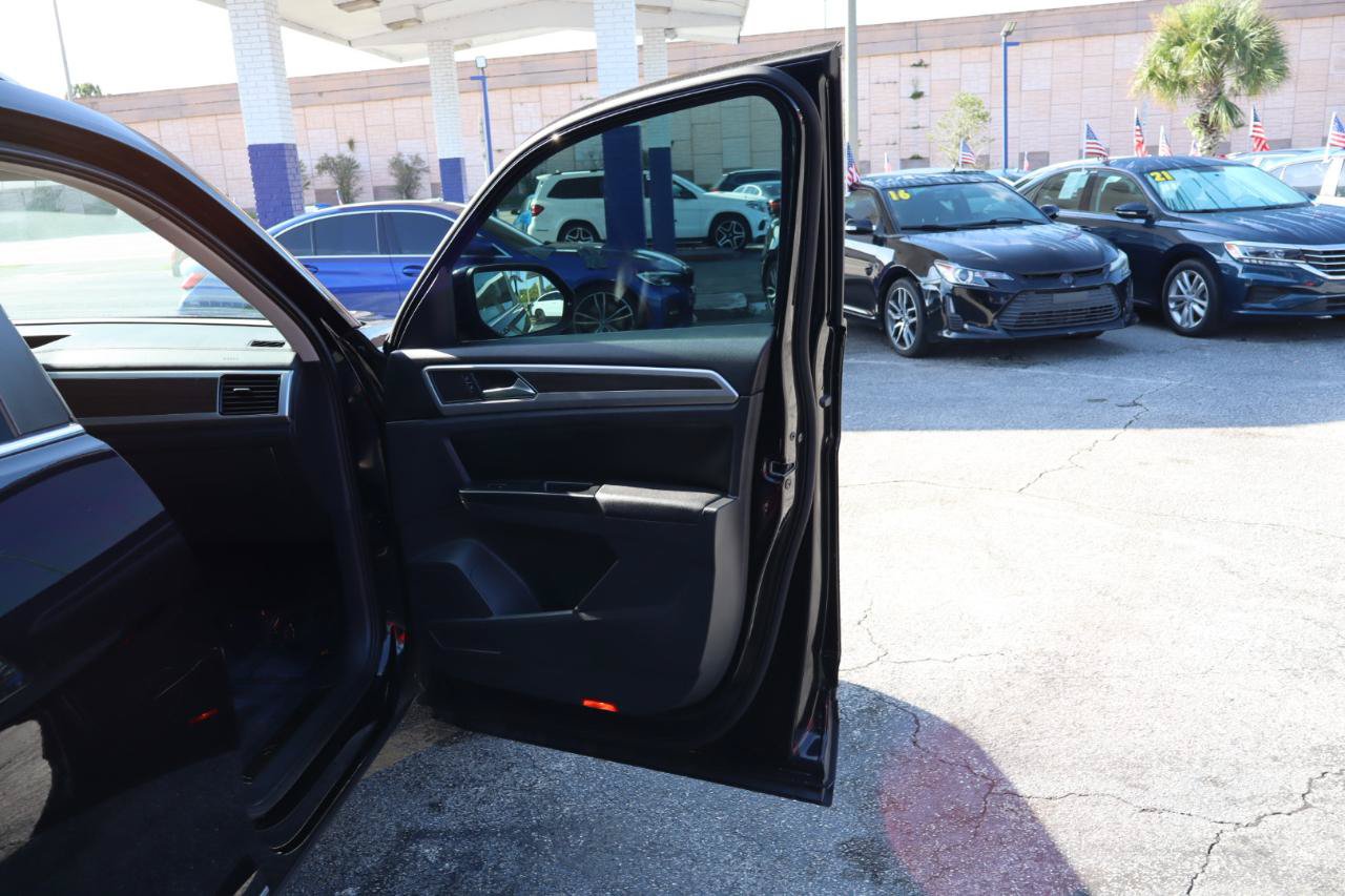 Used 2018 Volkswagen Atlas SEL FWD image 15