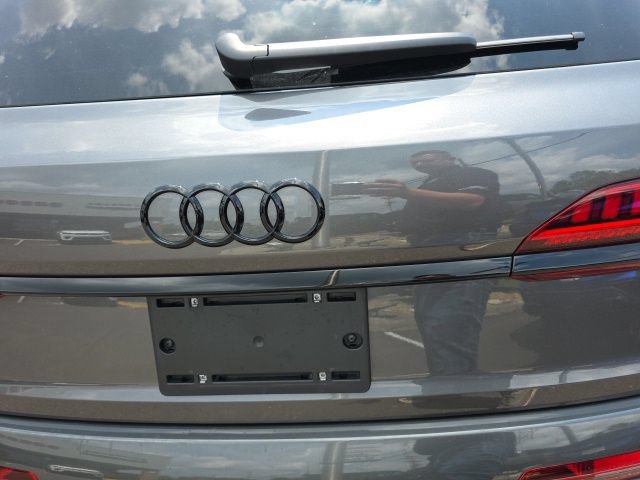 Used 2023 Audi Q7 3.0T Prestige AWD/4WD image 35