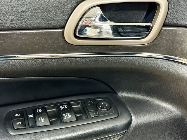 Used 2017 Jeep Grand Cherokee Limited image 19