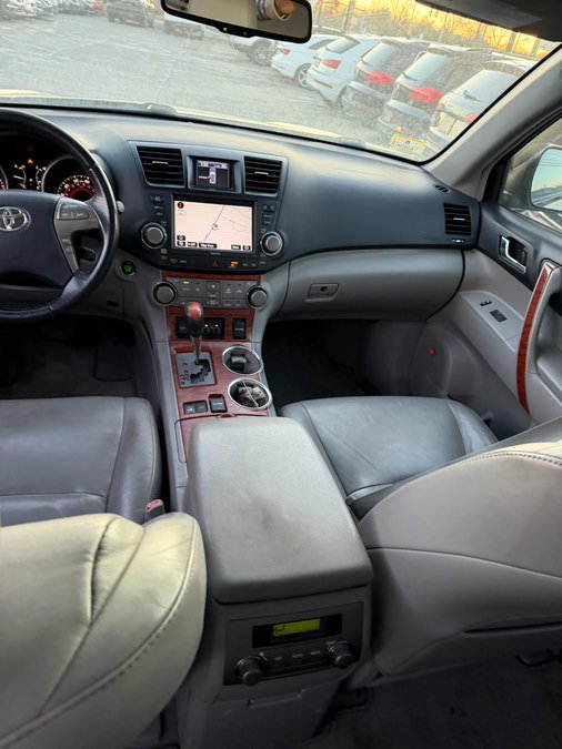 Used 2010 Toyota Highlander Limited image 9