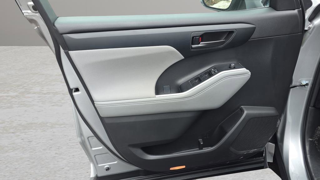 Used 2023 Toyota Highlander LE image 10