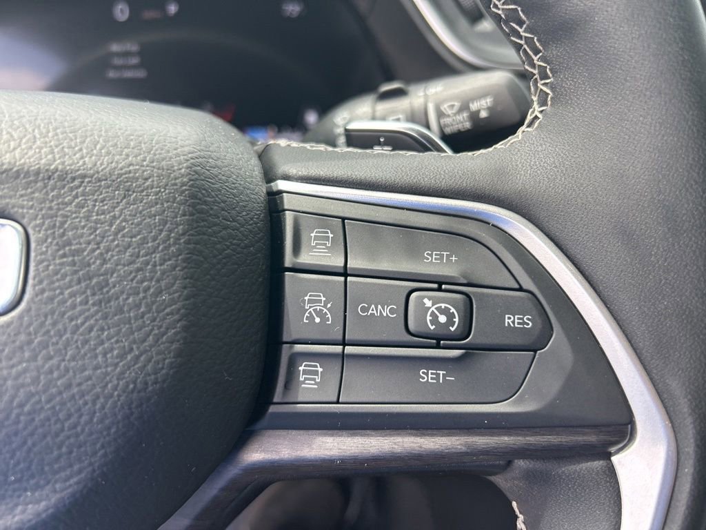 Used 2024 Jeep Grand Cherokee Limited w/ Black Appearance Package RWD image 45