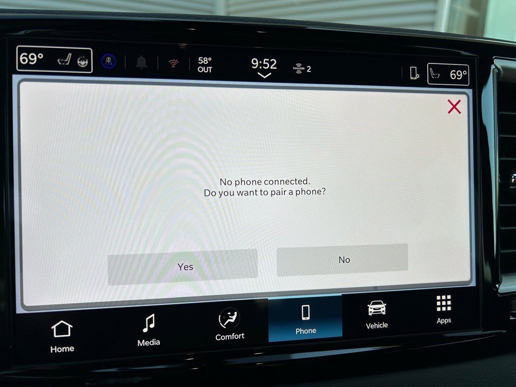 New 2025 Chrysler Voyager LX image 26