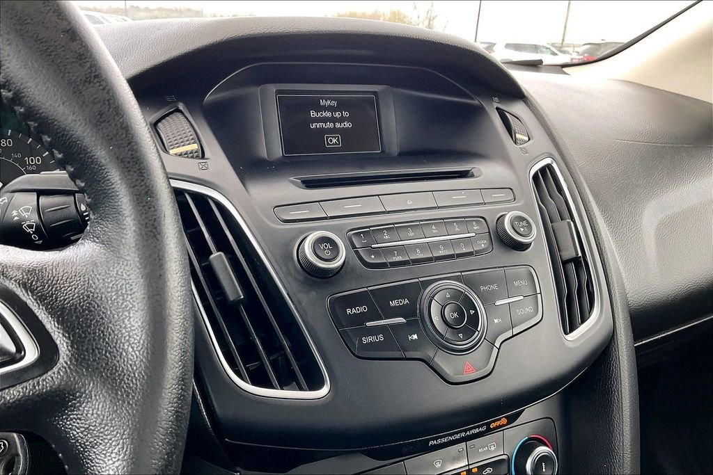 Used 2016 Ford Focus SE w/ Equipment Group 201A image 24