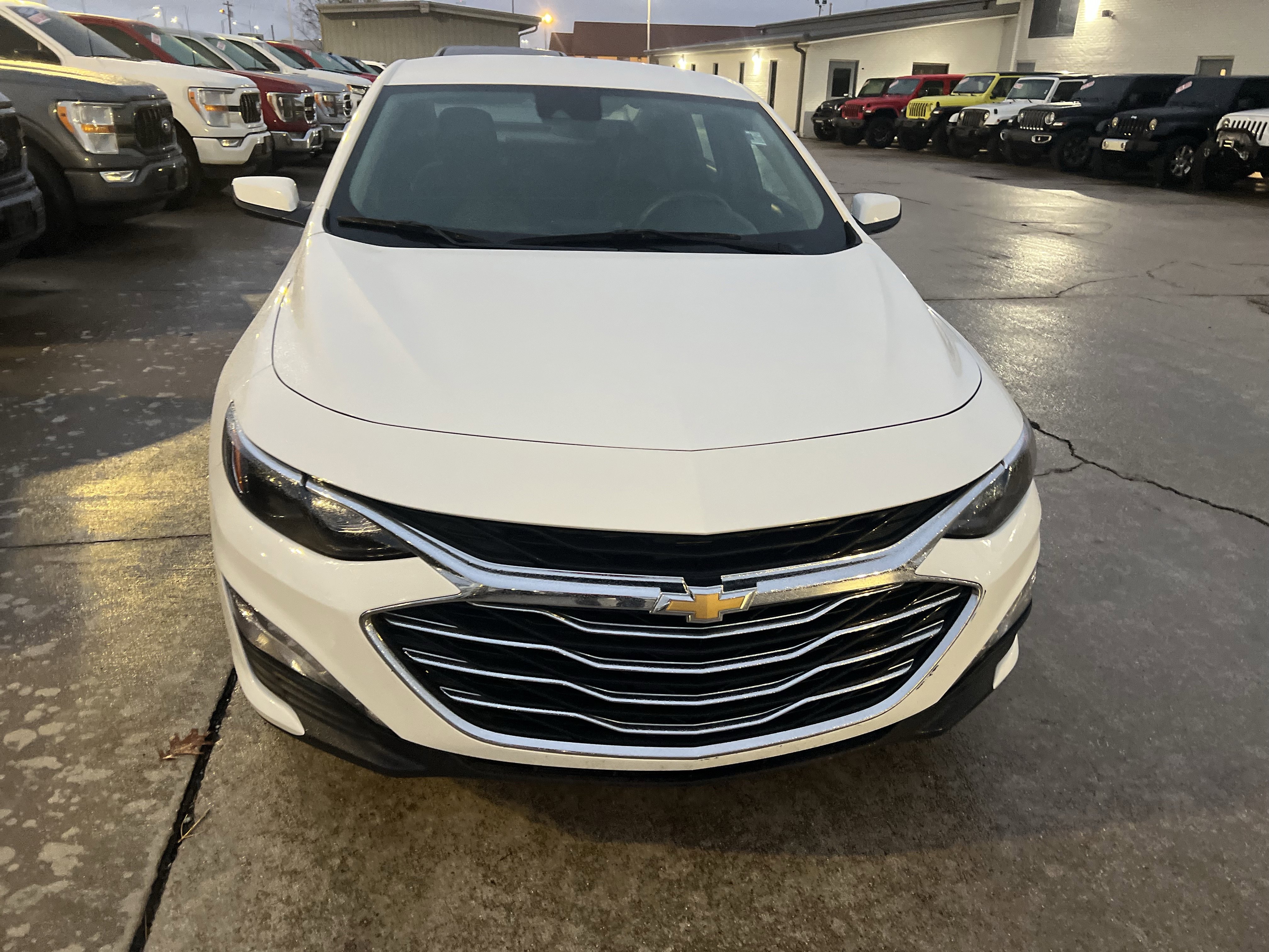 Used 2024 Chevrolet Malibu LT FWD image 10