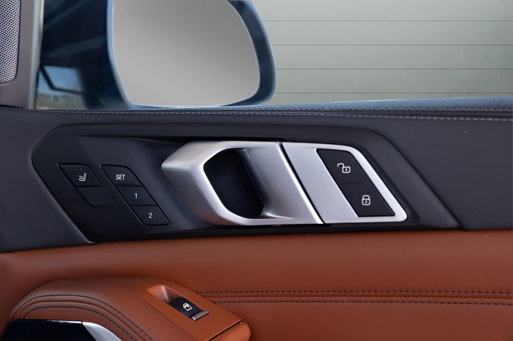 Used 2022 BMW X5 M50i w/ Executive Package AWD/4WD image 79