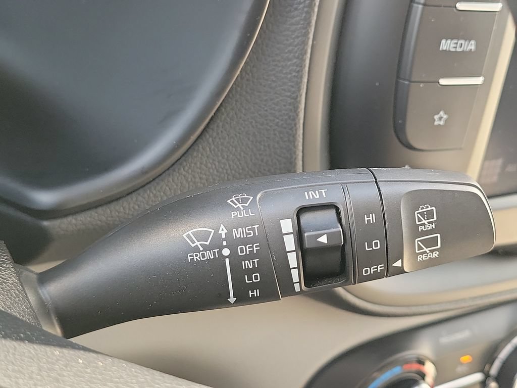 Used 2025 Kia Soul LX FWD image 12