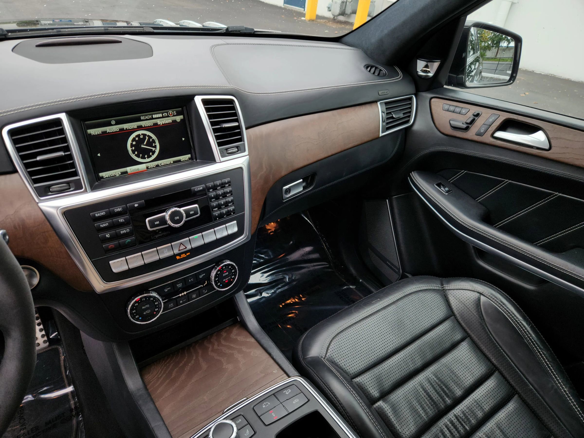 Used 2014 Mercedes-Benz GL 63 AMG 4MATIC w/ Accessory Chrome Package image 12