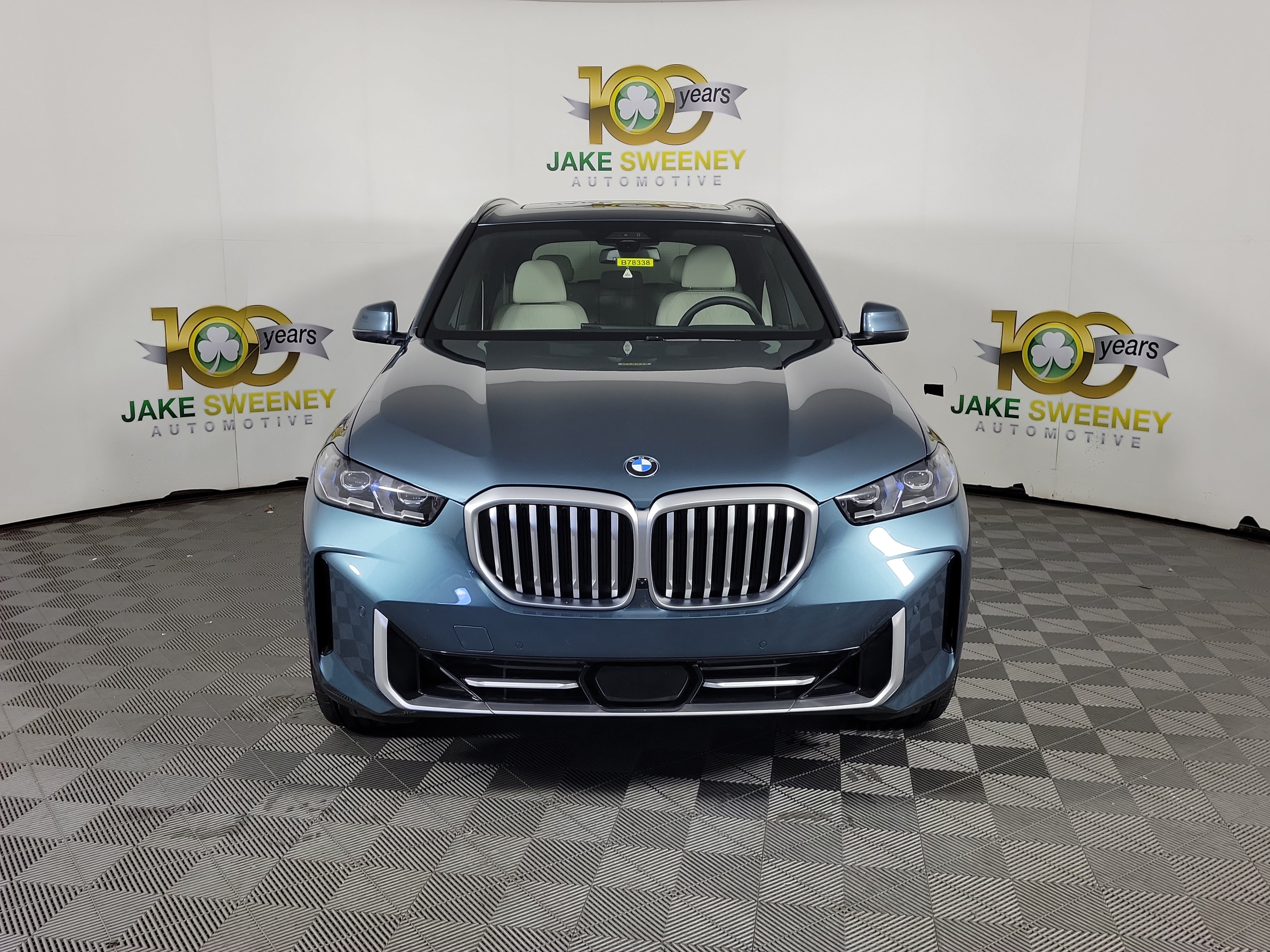 Certified 2024 BMW X5 xDrive40i w/ Premium Package AWD/4WD image 2
