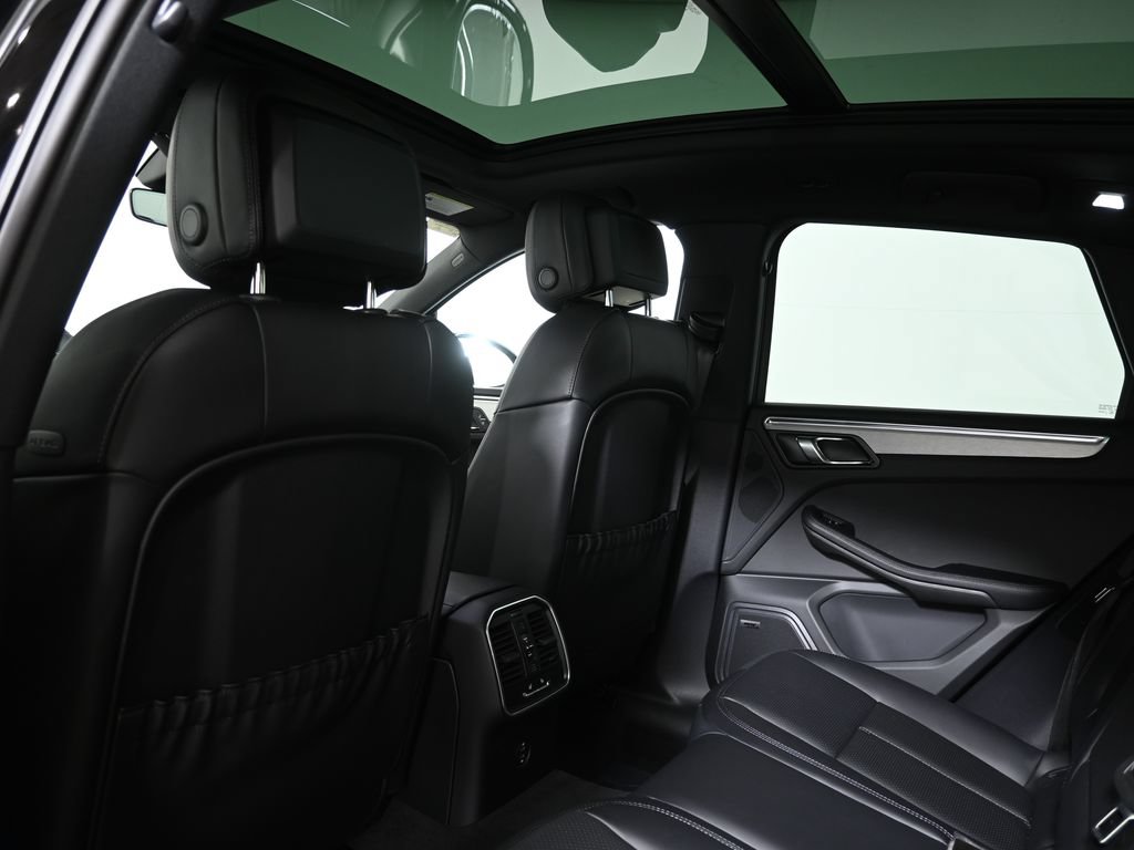 New 2026 Porsche Macan AWD/4WD image 37