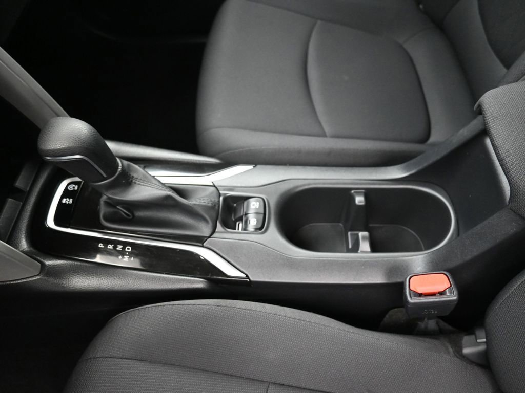 Used 2025 Toyota Corolla Cross LE image 19