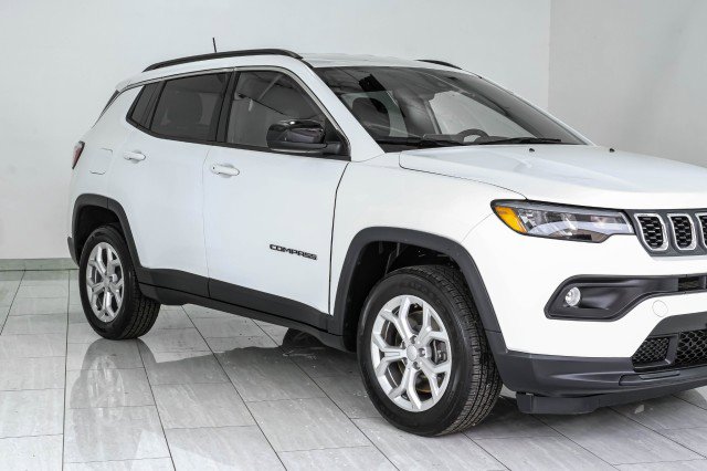 Used 2024 Jeep Compass Latitude AWD/4WD image 44