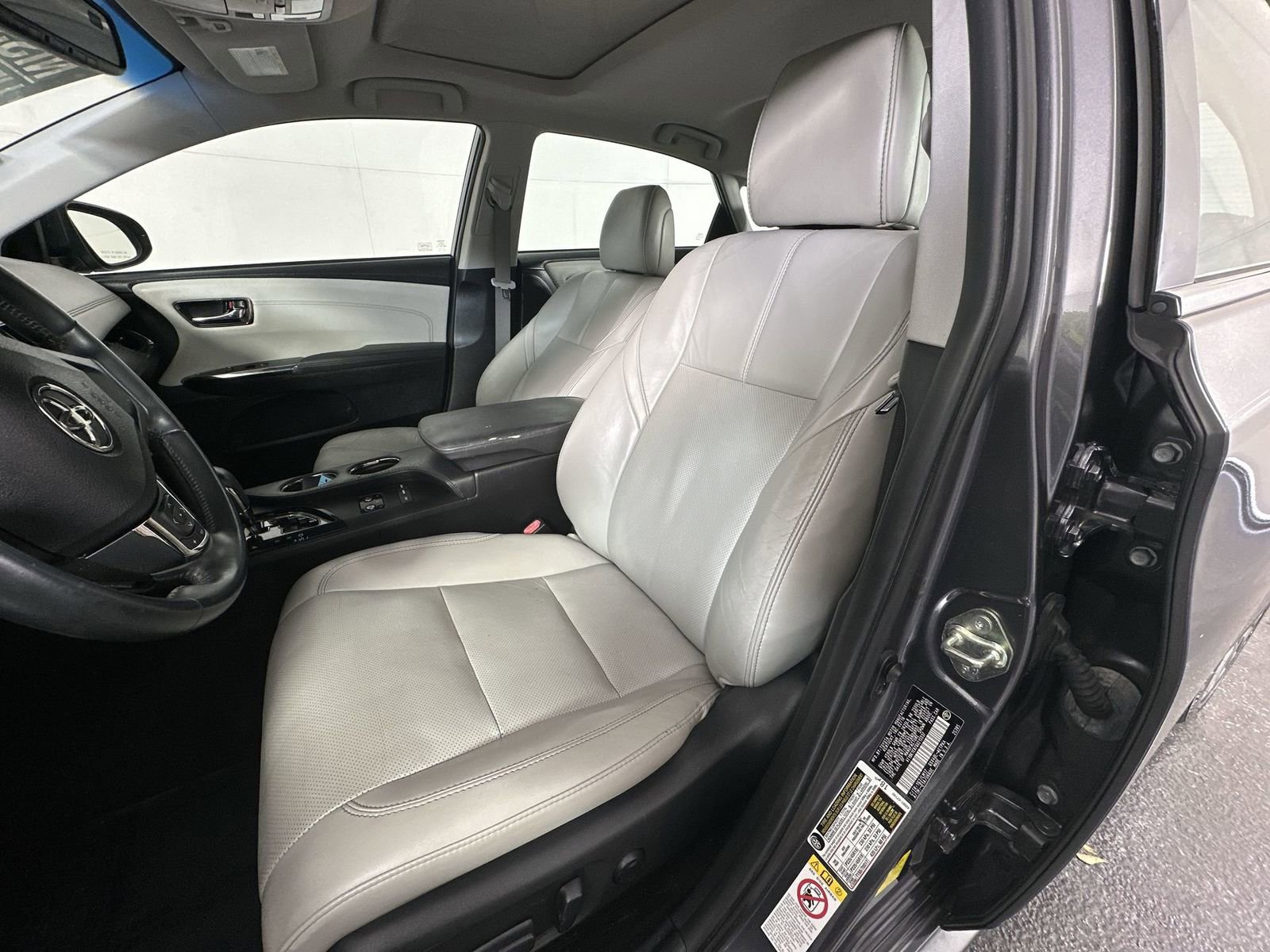 Used 2016 Toyota Avalon Limited w/ Toyota Safety Sense Package image 11