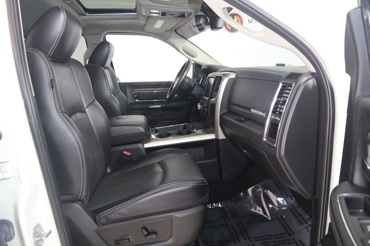 Used 2018 RAM 1500 Laramie w/ Convenience Group AWD/4WD image 12