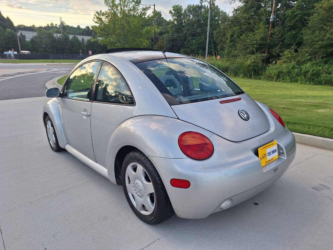 Used 2001 Volkswagen Beetle GLX FWD image 4