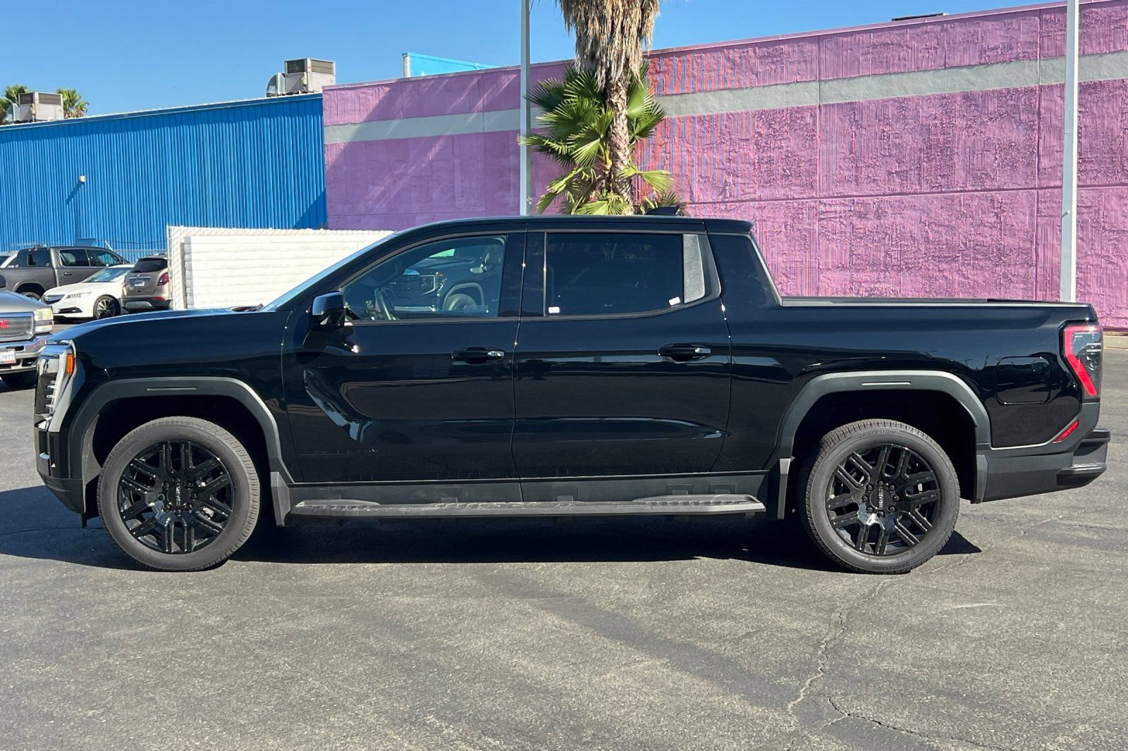 Used 2026 GMC Sierra EV Elevation w/ LPO, Elevation Dark Package AWD/4WD image 8