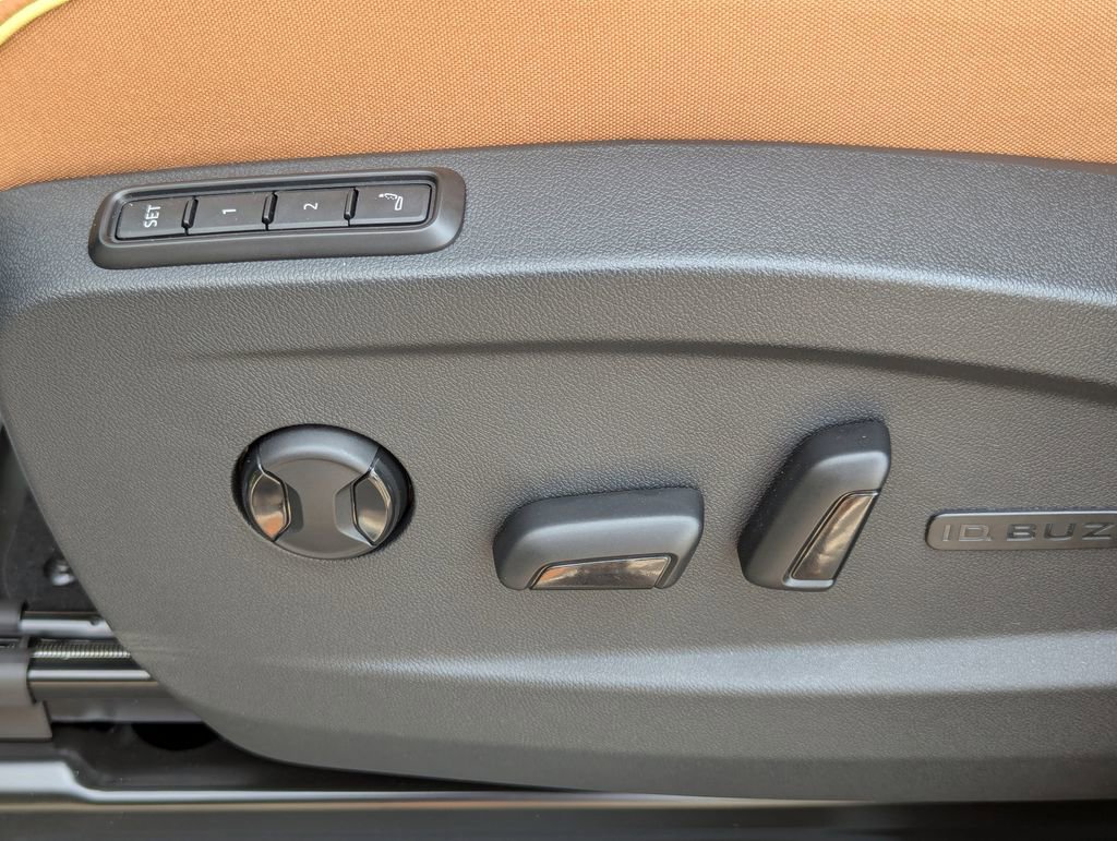 New 2025 Volkswagen ID. Buzz Pro S Plus image 30