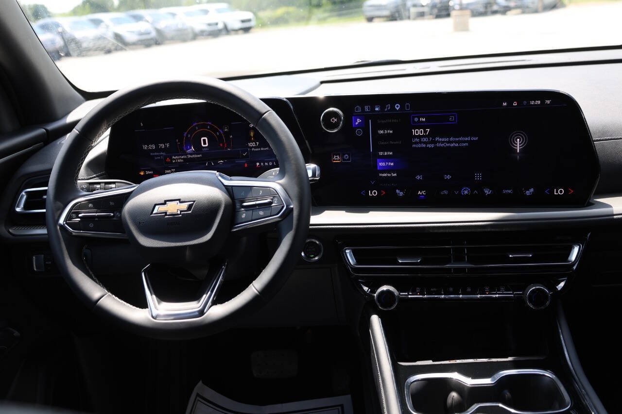 Used 2026 Chevrolet Traverse LT w/ Driver Confidence Package AWD/4WD image 23