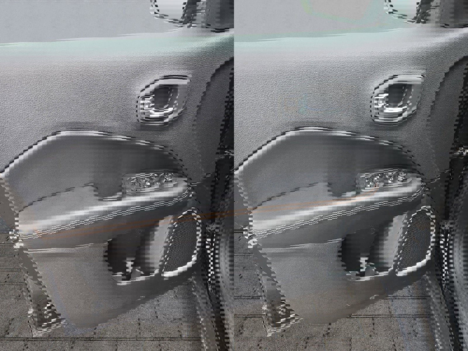 Used 2019 Jeep Compass Limited image 10