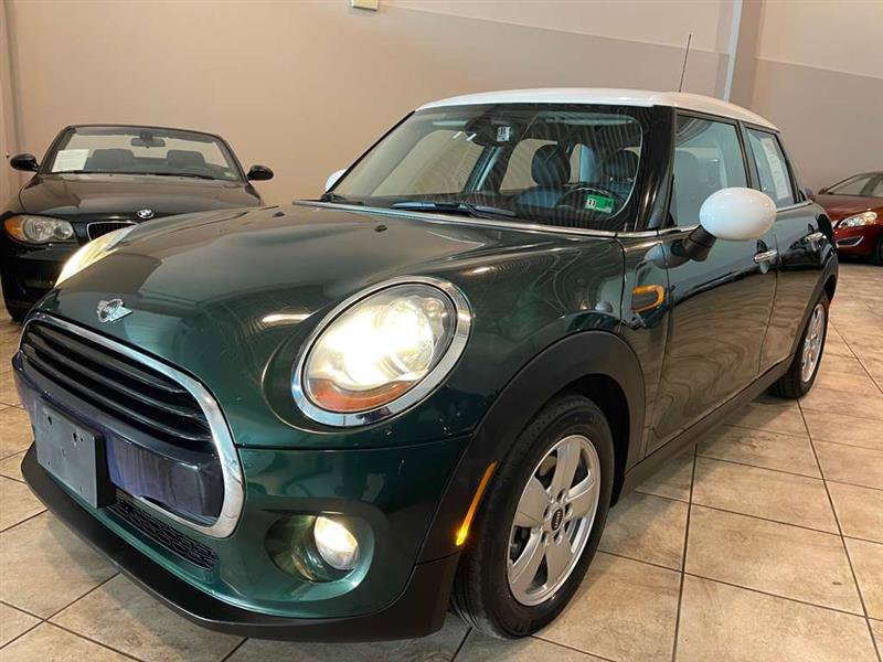 Used 2016 MINI Cooper 4-Door Hardtop image 1