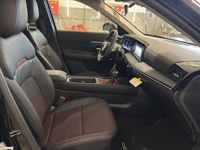 New 2025 Nissan Kicks SR image 16