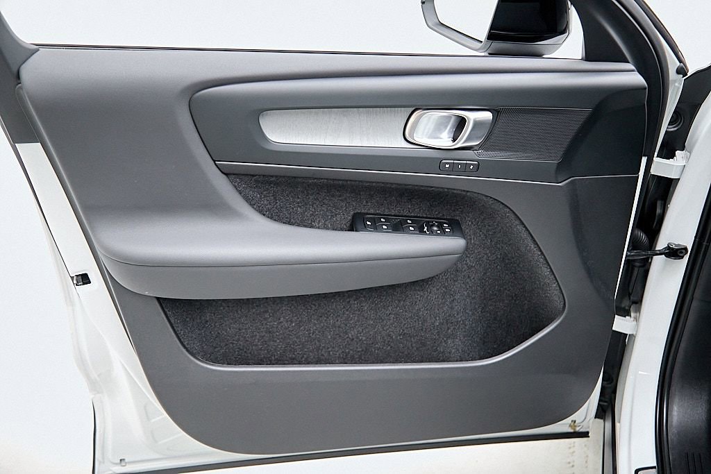 New 2026 Volvo XC40 B5 Core image 10